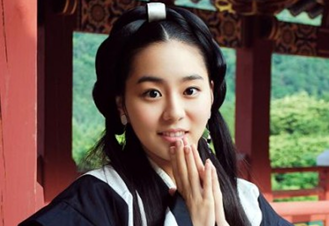 UEE “Little Go Hyun Jung” se ha convertido en la reina de los dramas de fin de semana