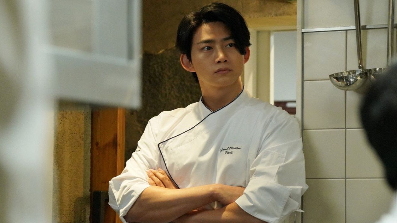 Taecyeon es un hábil chef en desacuerdo con Kimura Takuya en imágenes fijas de La Grande Maison Paris